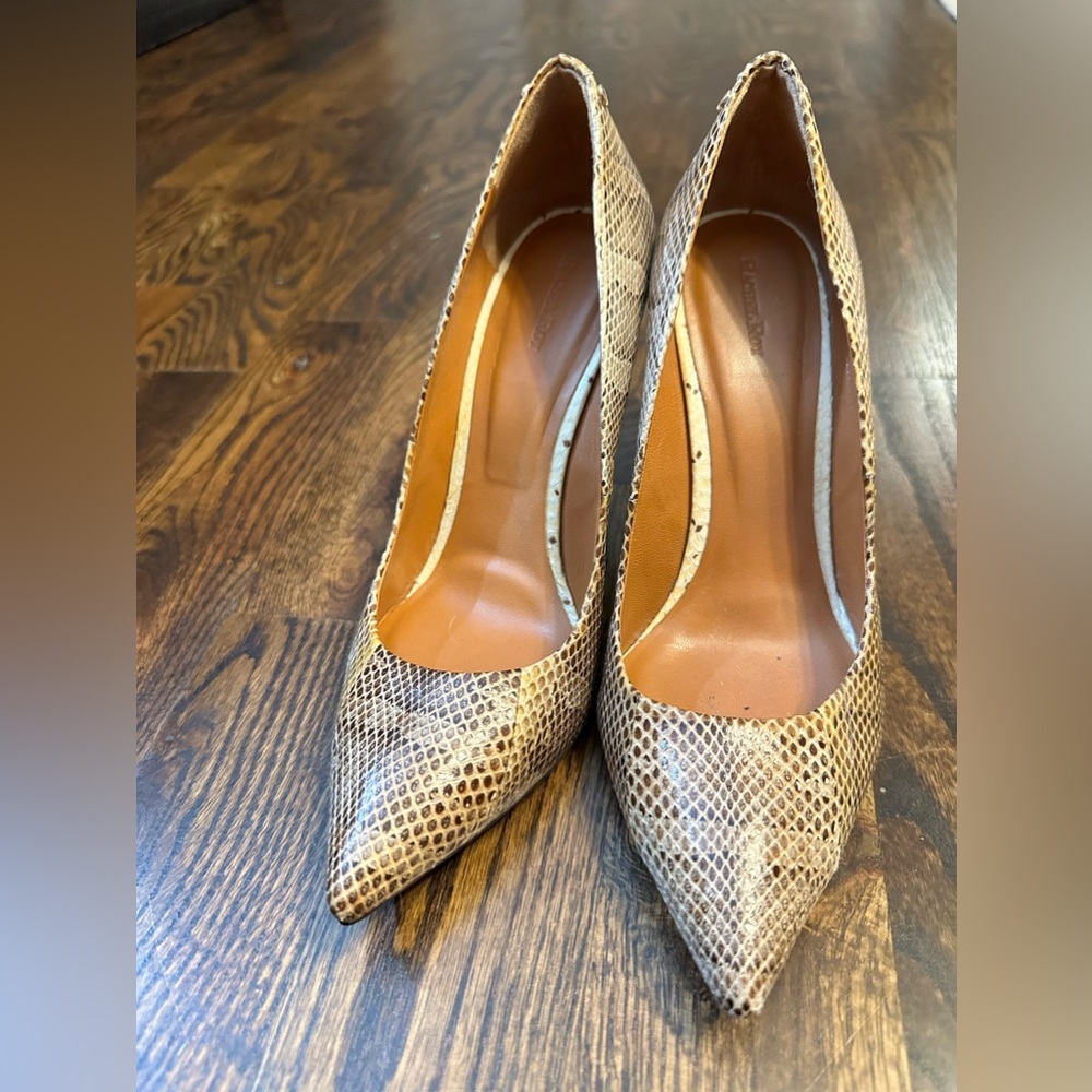 Rachel Roy Snakeskin Wedges Pumps Heels size 8